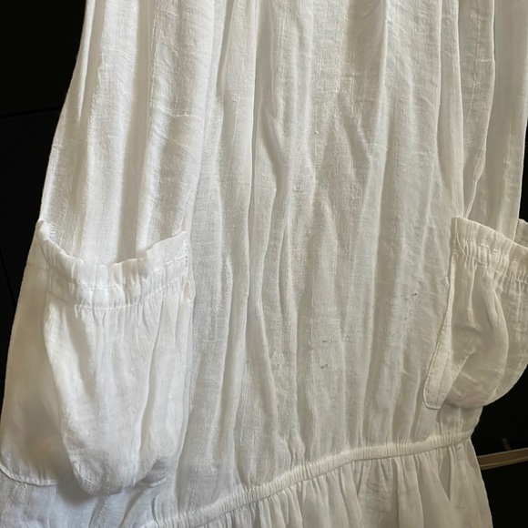 White sheer top. Size M - Picture 5 of 8